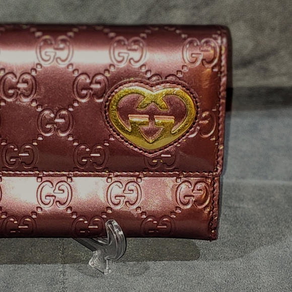 GUCCI SHINE GUCCISSIMA LOVELY HEART PLUM PATENT LEATHER CONTINENTAL LONG WALLET - Picture 5 of 17